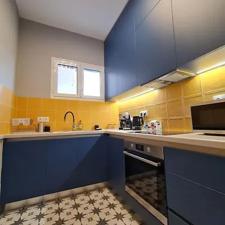 Simple & Noble Apartment Athens