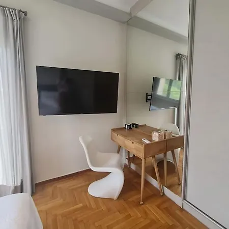 Simple & Noble Apartment
