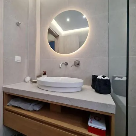 Simple & Noble Apartment